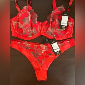 NWT Dita Von Tesse Rosabelle set in Flame red